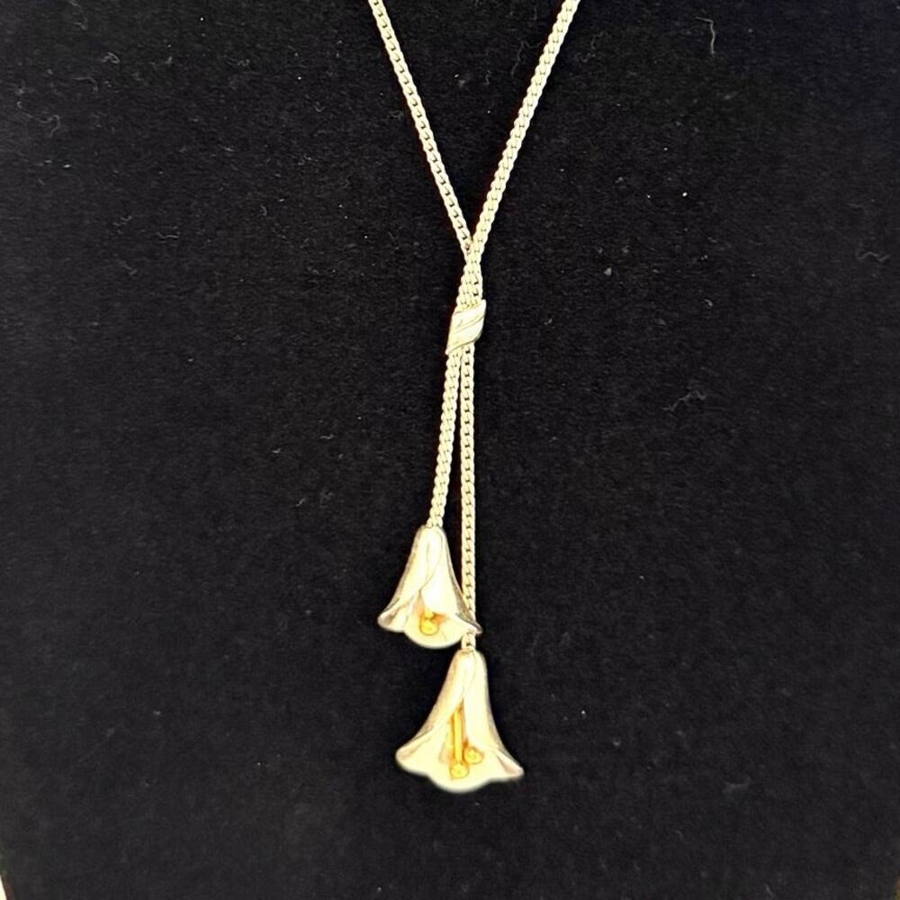 Vintage Avon Silver Lily Flower Lariat Necklace